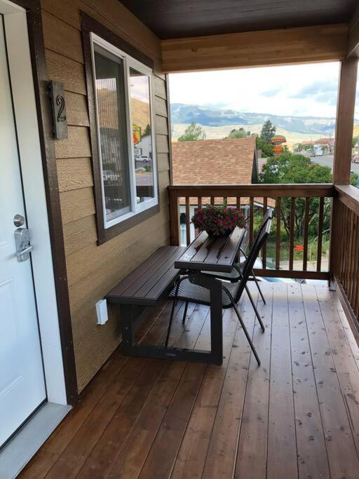 Parkway Yellowstone Guest House Room #2 การ์ดีเนอร์ ภายนอก รูปภาพ