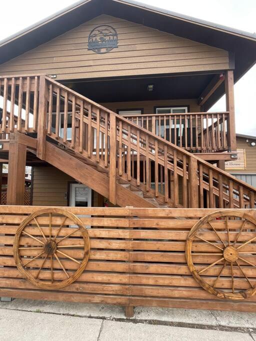 Parkway Yellowstone Guest House Room #2 การ์ดีเนอร์ ภายนอก รูปภาพ
