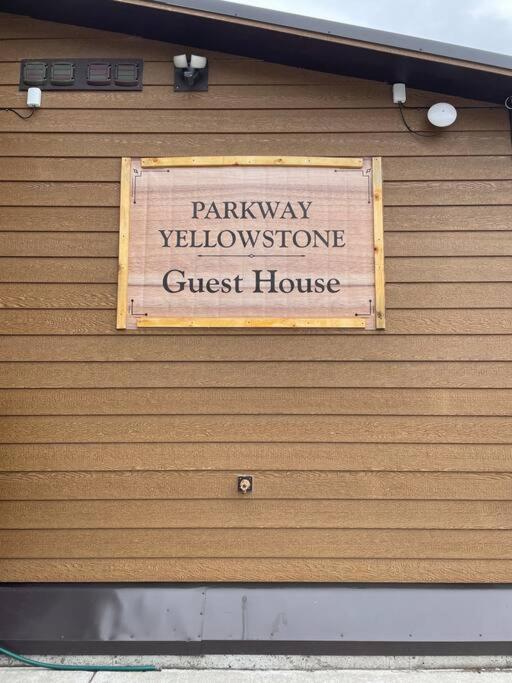 Parkway Yellowstone Guest House Room #2 การ์ดีเนอร์ ภายนอก รูปภาพ