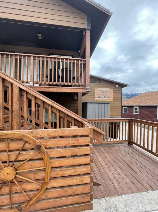 Parkway Yellowstone Guest House Room #2 การ์ดีเนอร์ ภายนอก รูปภาพ