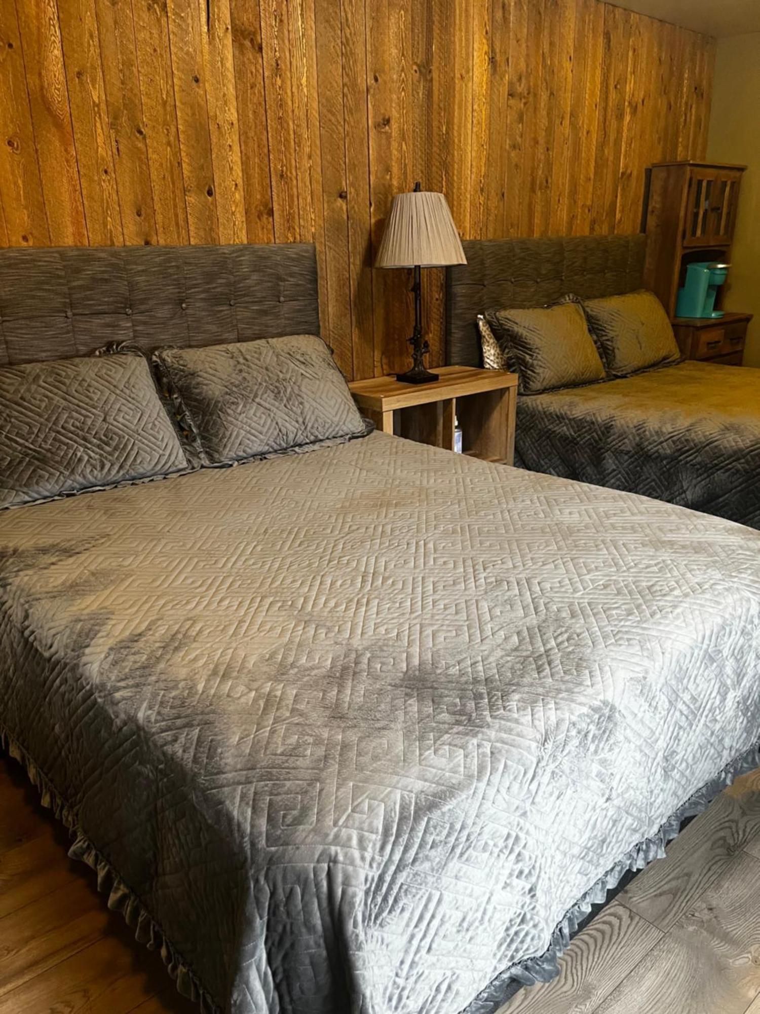 Parkway Yellowstone Guest House Room #2 การ์ดีเนอร์ ภายนอก รูปภาพ