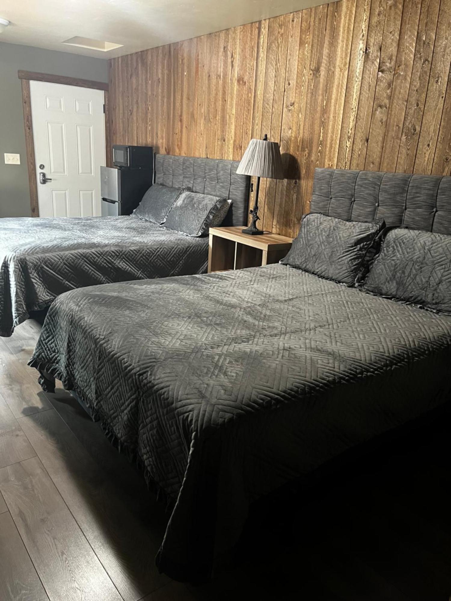Parkway Yellowstone Guest House Room #2 การ์ดีเนอร์ ภายนอก รูปภาพ