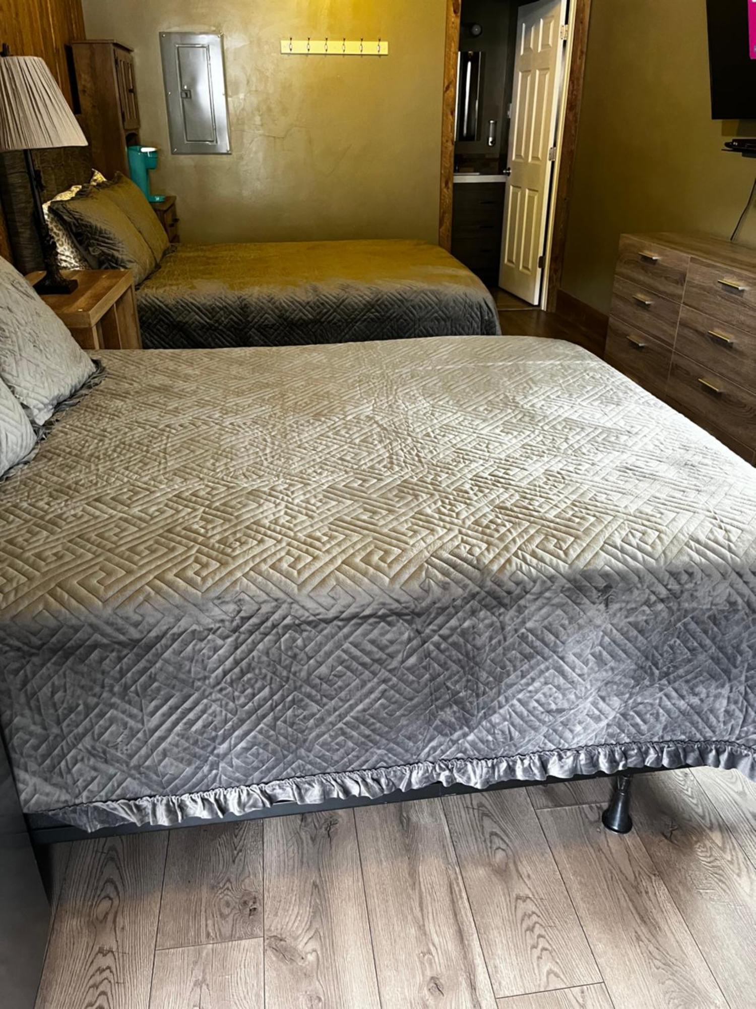 Parkway Yellowstone Guest House Room #2 การ์ดีเนอร์ ภายนอก รูปภาพ